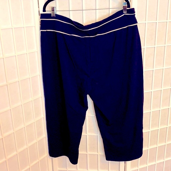 Avenue Capri Stretch Pants New - Picture 2 of 4